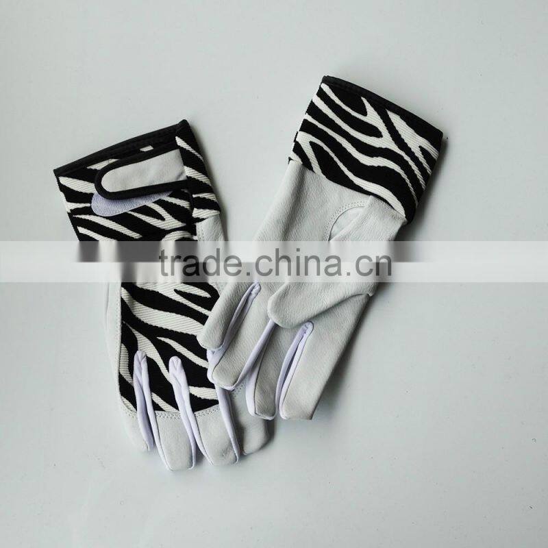 fashion Zebra-stripe women in rubber gloves
