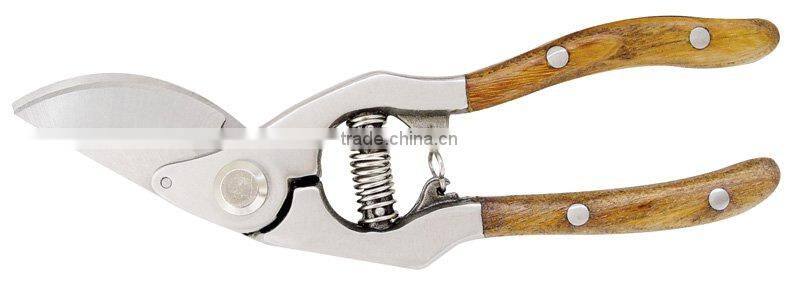 Pruner for Gardening