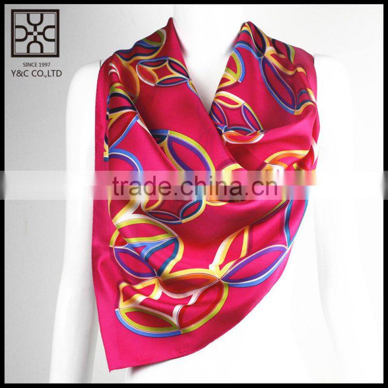 2015 New Design Red Square Printed Silk Scarf