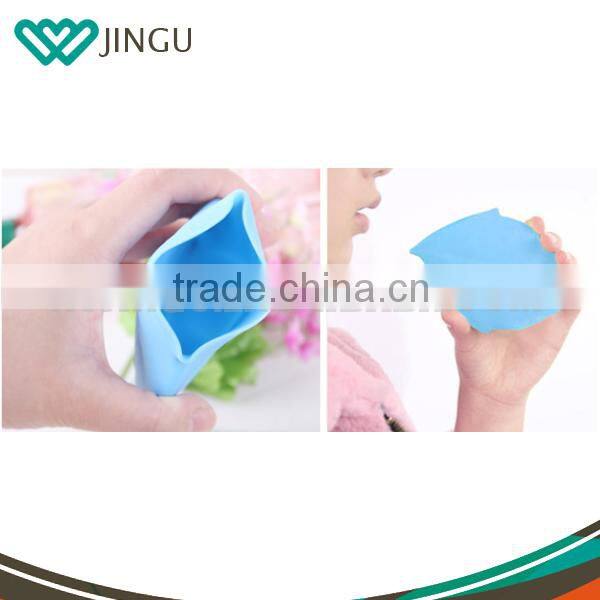 high quality Stocked Multifunction Leaves Shape collapsible Silicone Pocket Cup