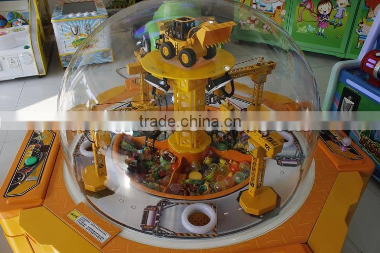 New arrival coin pusher toy gift crane machine candy vending game machine for amusement park