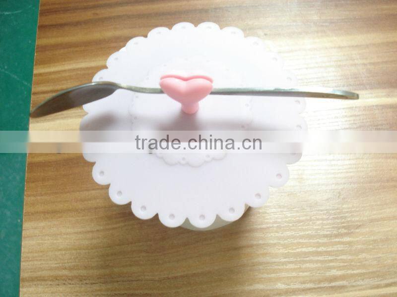 Colorful and funny cake food grade silicone cup lid
