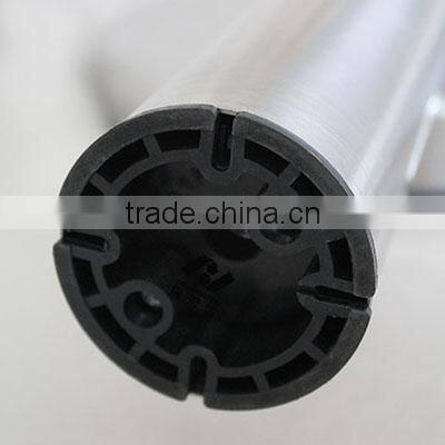 Traffic and road control crowd barrier