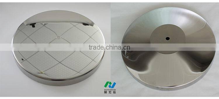 Traffic and road control crowd barrier