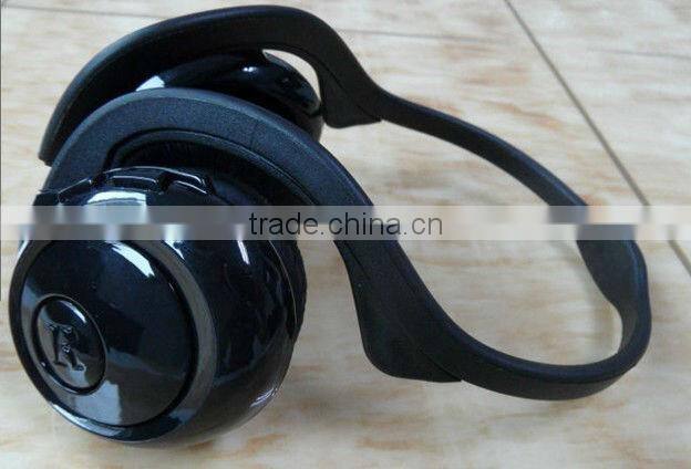 2013 new product hot selling waterproof wireless SD MP3 sports earphone from shenzhen factory