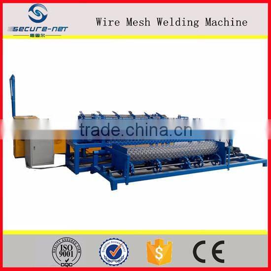 Chain link fence diamond mesh making machine