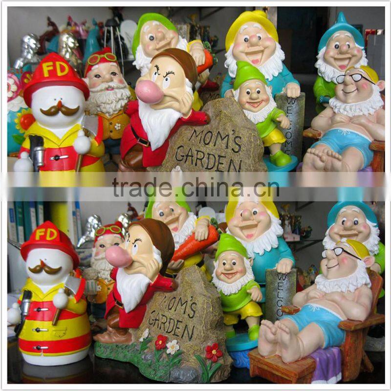 Cheap sports theme green mini garden gnome supplier