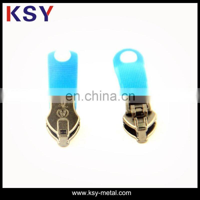Cheap custom metal zipper puller for bag and garment