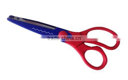 Replaceable blade craft scissors