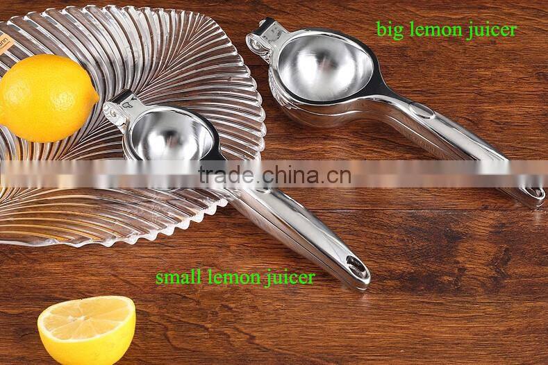 lemon and citure juicer with silicone handle
