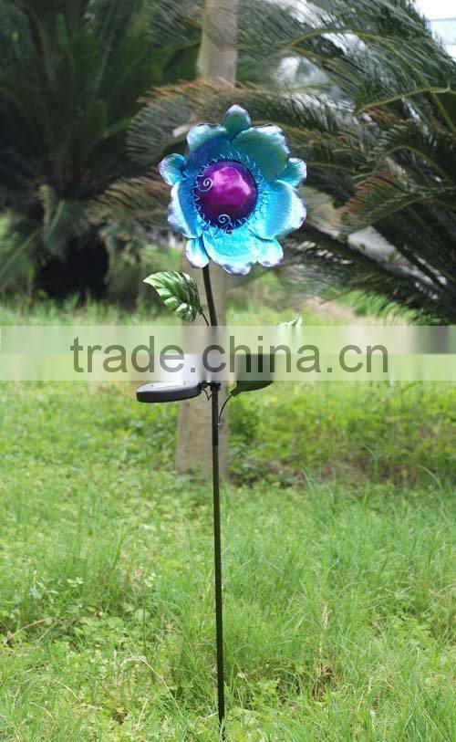 flower solar garden light