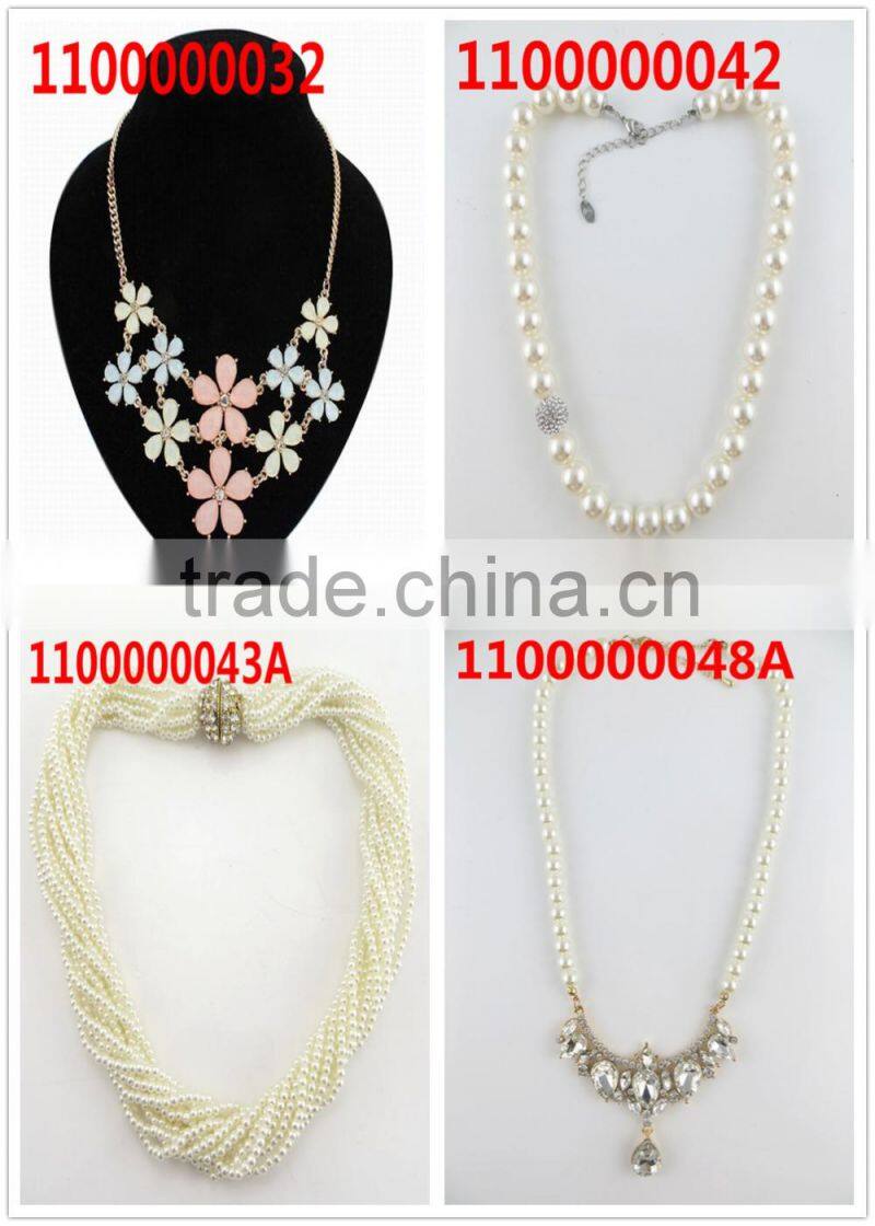 Stylish black resin stone butterfly necklace set