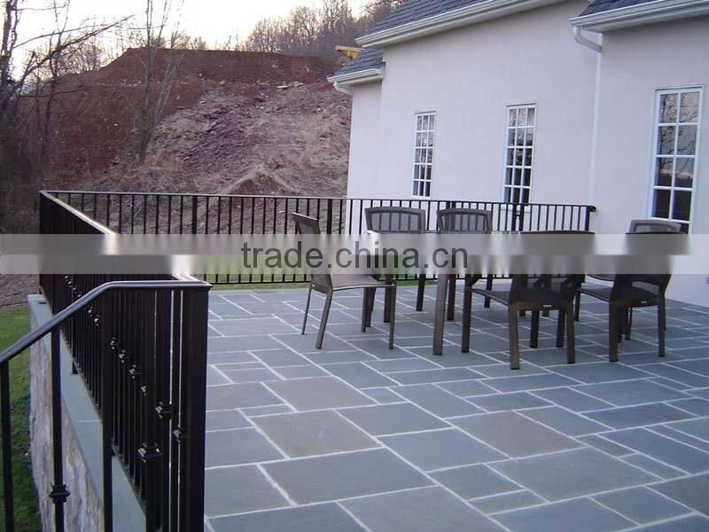 New Design Zinc Coated Rod Iron Garden Barrier