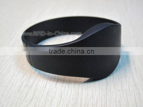 Wholesale 13.56MHz Festival Silicone RFID Bracelet for Events