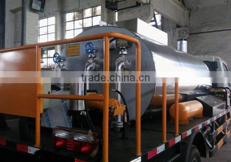 IKOM asphalt distributor with clean device