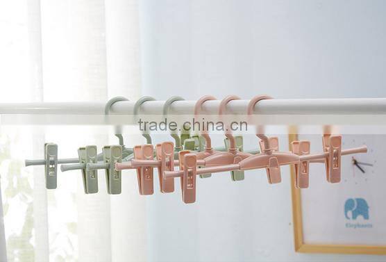 Wholesale Stock Small Order Rotatable With Clip Plastic Clothes Hanger