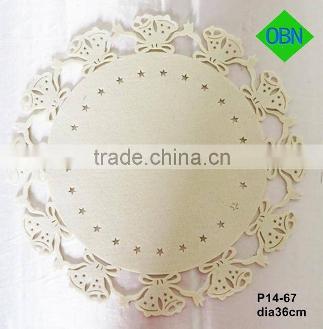 Red dining table fet placemat