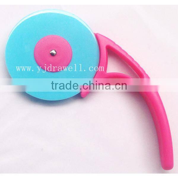 KA-3328 disposable pizza cutter
