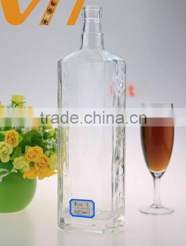 China factory cheapwoman body wine bottles Ice hockey shape bottles tiger head whiskey bottle 500ml