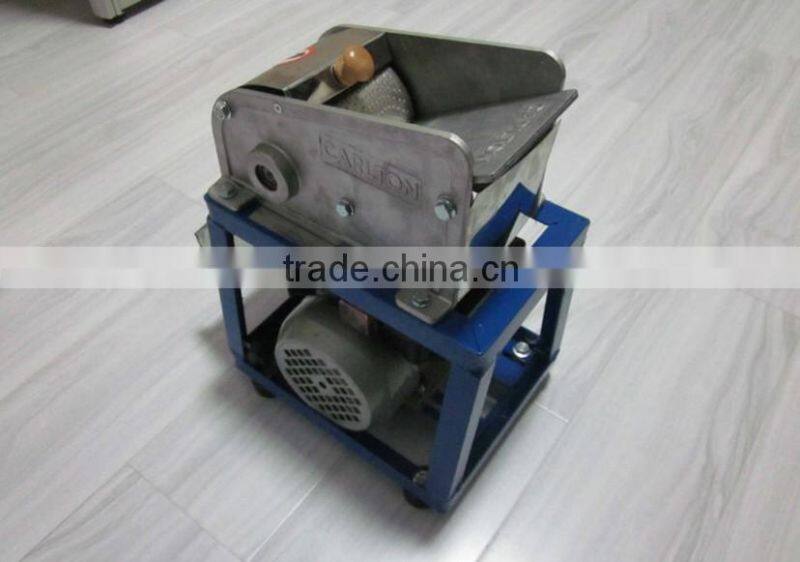Electric Coconut Grater ,High Medicinal Value Plant machine