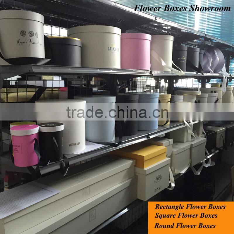 Luxury empty cardboard flower White gift box with handle