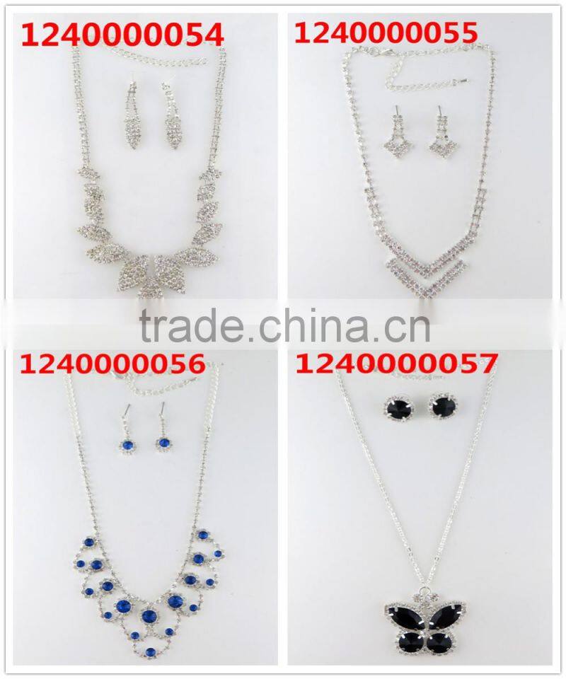 Stylish black resin stone butterfly necklace set