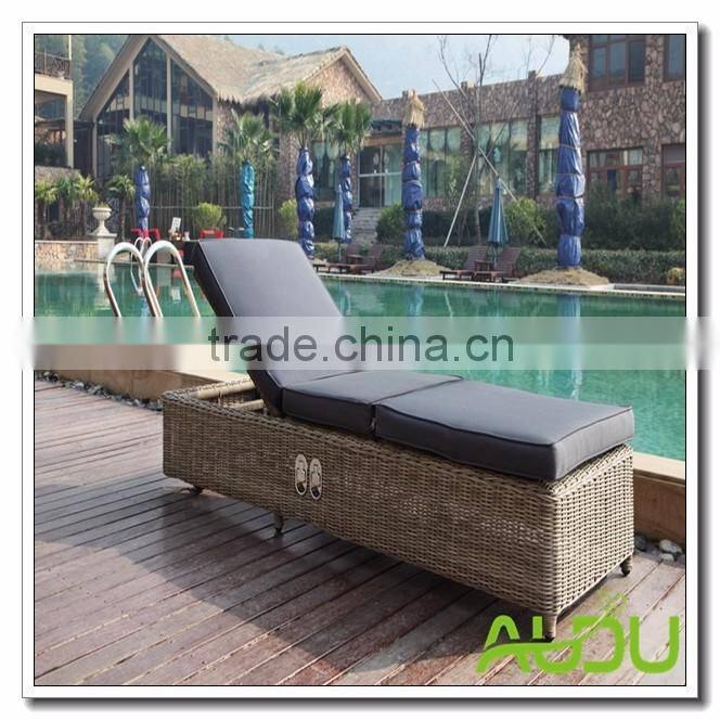 Audu Pittsburgh Pool Wicker Outdoor Lounger