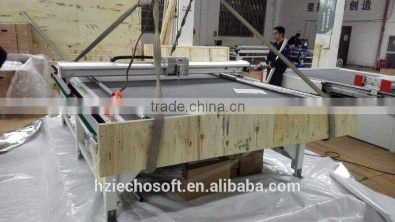 IECHO Leather Car Seat Cover Cutting Machine with Electric Oscillating knife