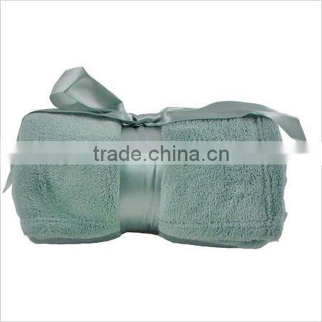 Wholesale Cozy Plush Microfiber Solid Blanket