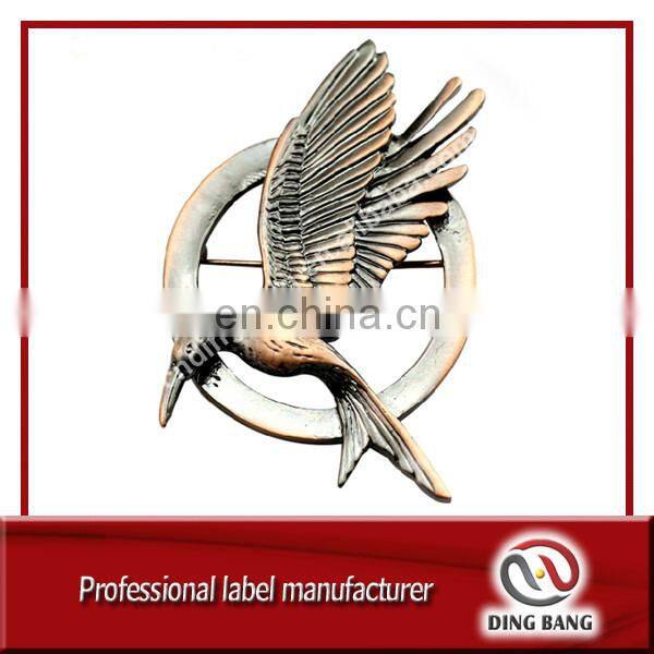 High Quality Custom Made Giveaway Vintage Style And Brooch Type Unfading Souvenir Bird Bronze Decorarion Badge