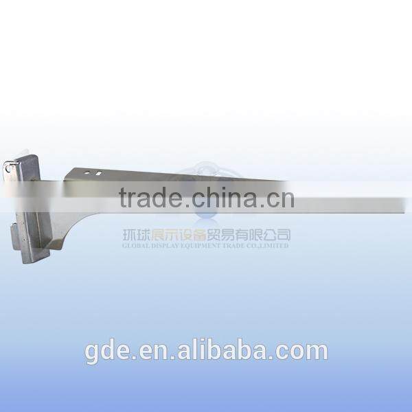 Strong shelf bracket for slotted system