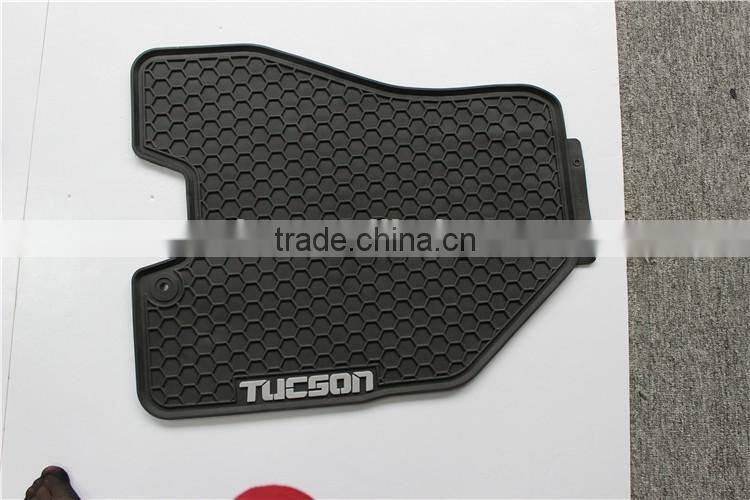 connected rear pieces with buttons for Hyundai Tucson custom car mat