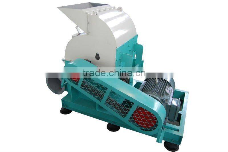 Hammer mill for wood chips