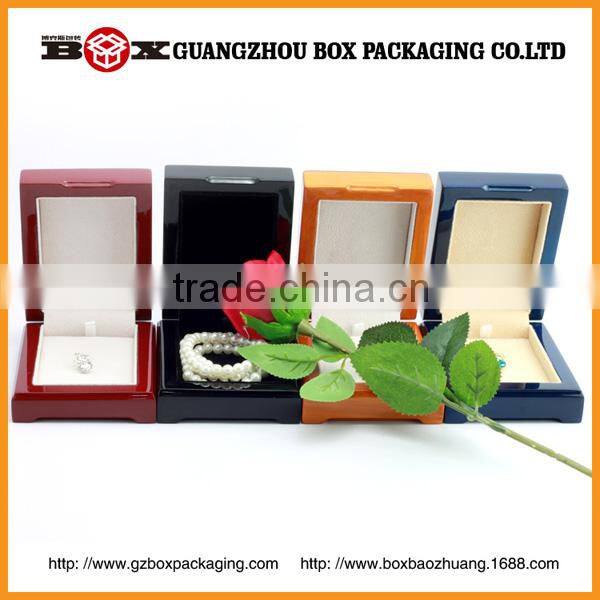 High Quality Dark Red Wood Ring Display Box