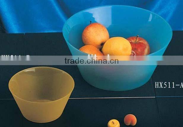 plastic salad bowl with broad width