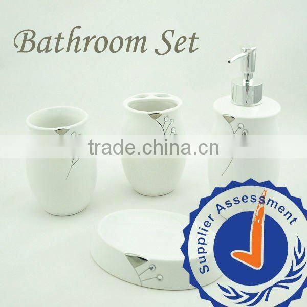 2013 New Products Ceramic Bathroom Set