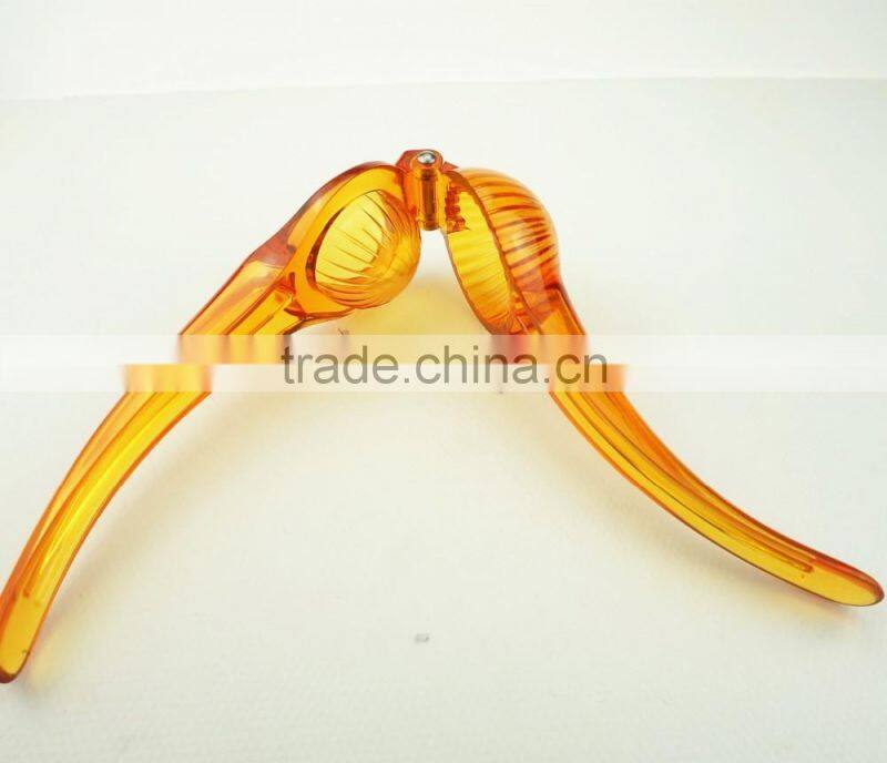 41027 Lemon and Lime Juice Squeezer