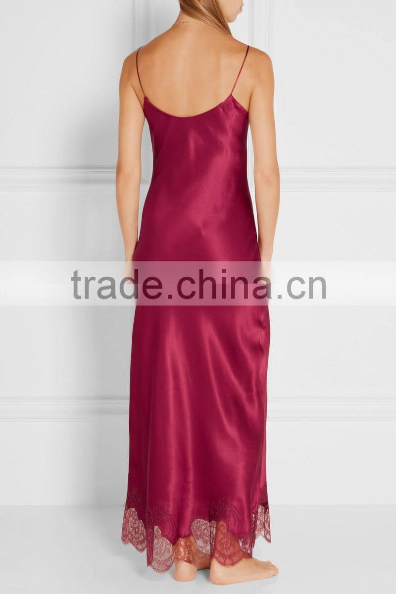 Wholesale Fashionable and Cozy Women Sexy Spaghetti Satin Night Sleepwear with Lace around Hem