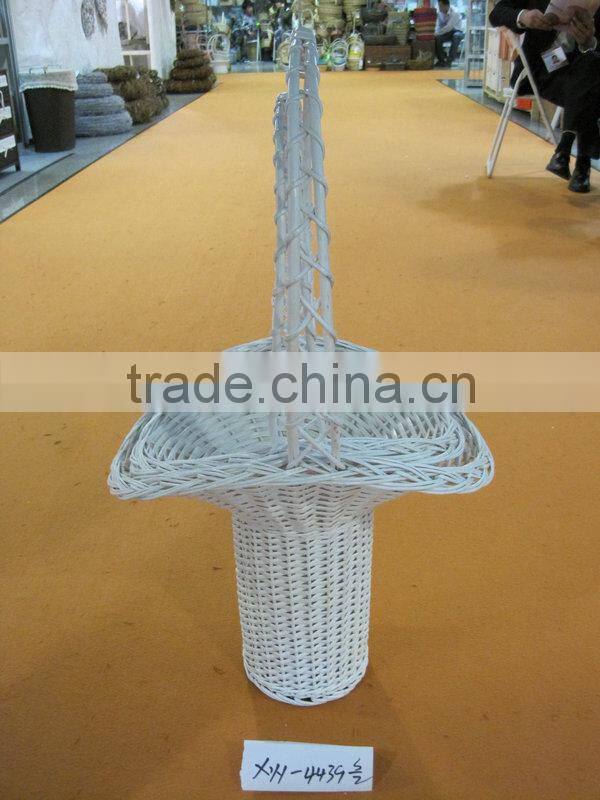 beautiful desigh a set of 2 pcs white wicker flower baskets