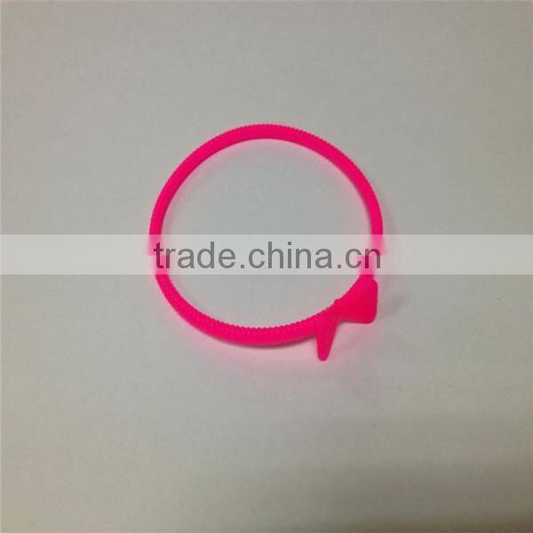 Eco-friendly cheapest silicone bracelets ,cool and cute silicone wristbands,hot selling gifts