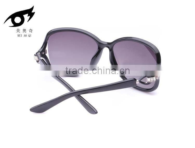 Fashionable sunglasses,glasses frame with diamond