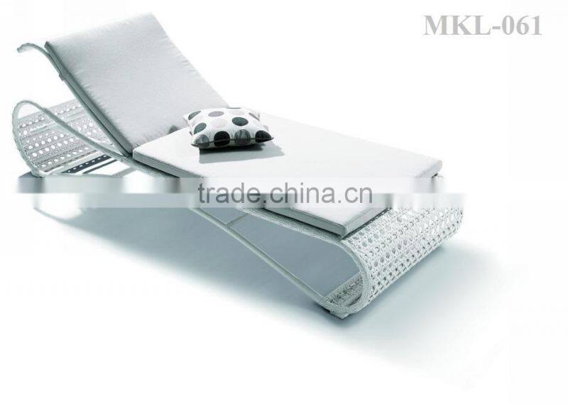 2015 New Design Rattan Lounge chair for beach - Poly rattan sunbed 1.2mm thickness alu frame power coating