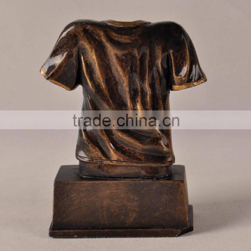 Football T-shirt sculpture for sports souvenir