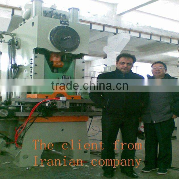 Pop-top lid making machine