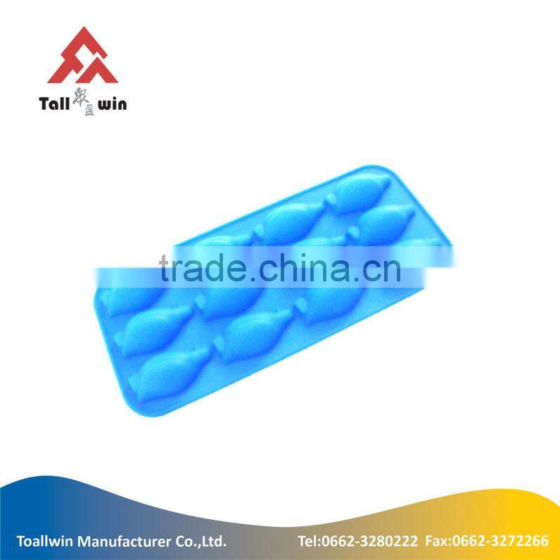 Novelty silicone cake mold set