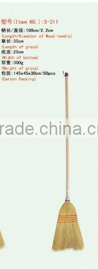 ECO-FRIENDLY corn broom with wood handle