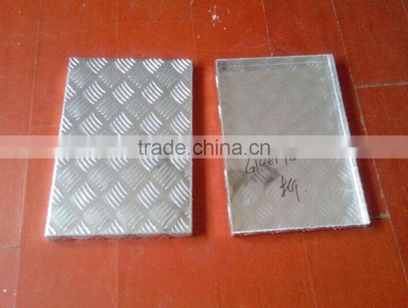 Aluminum checkered plate processing tray