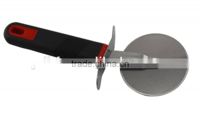 K524 round blade pizza cutting tool, wheel shape cutting knife,cake cutting tools