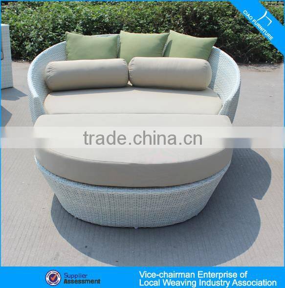 Luxury Hotel Style Rattan Outdoor Waterproof Daybed