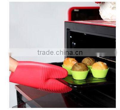 Kitchen silicone glove for oven cooking